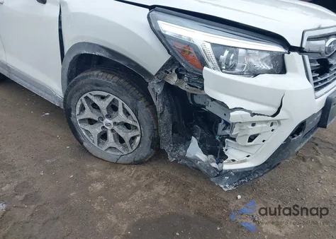 2019 Subaru Forester Premium z USA, uszkodzony, nr VIN JF2SKAGC3KH487550